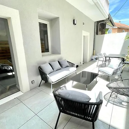 Grande Terrasse En Centre Aix-les-Bains