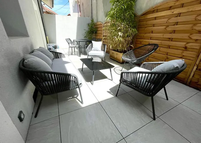 Grande Terrasse En Centre Сasa de vacaciones